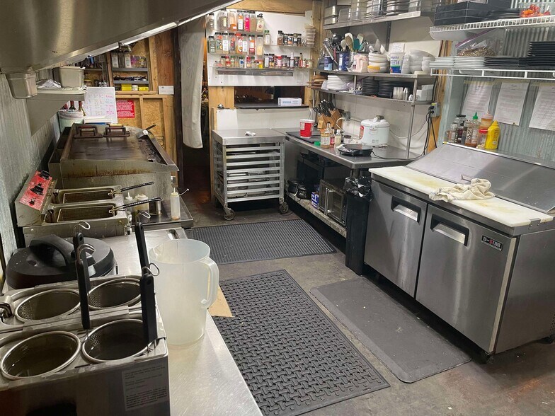 More Photos Of 16454 Appalachian Hwy, Thomas Restaurant For Sale