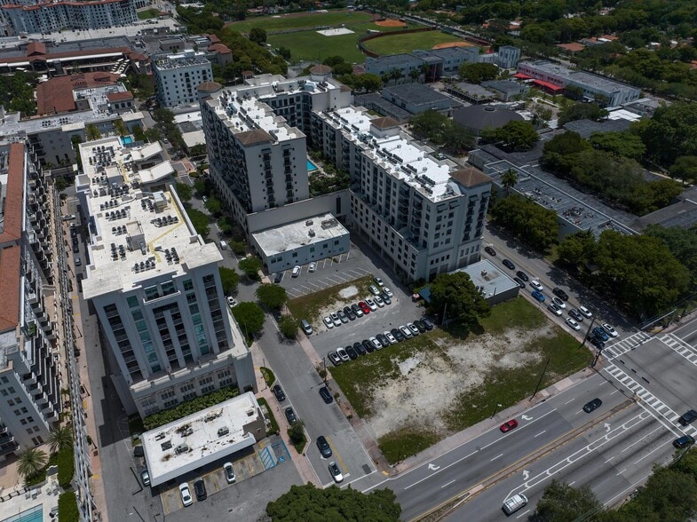 More Photos Of 301 Altara Ave, Coral Gables Apartments For Sale