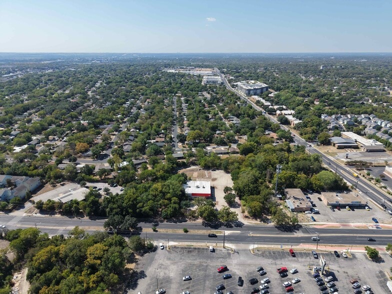 More Photos Of 501 W Stassney Ln, Austin Freestanding For Sale
