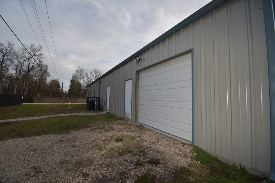 More Photos Of 11395 FM 2432 Rd, Willis Light Manufacturing For Sale