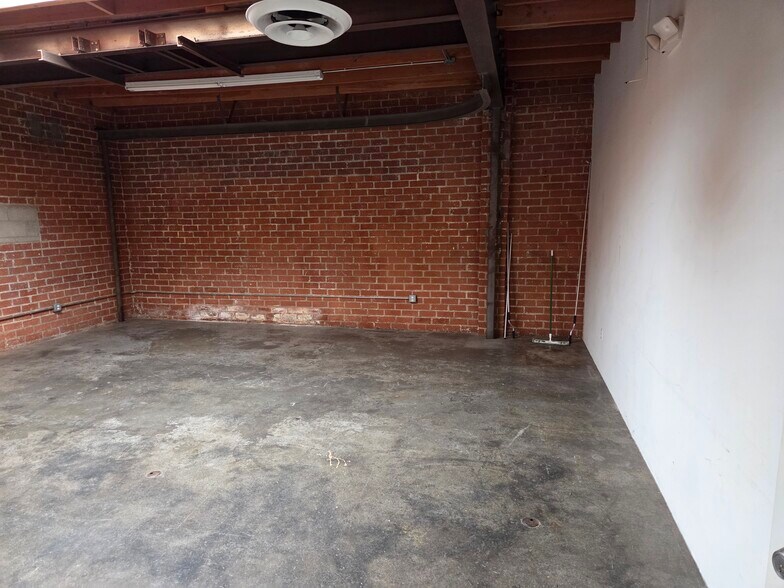 More Photos Of 2234 Barry Ave, Los Angeles Warehouse For Lease