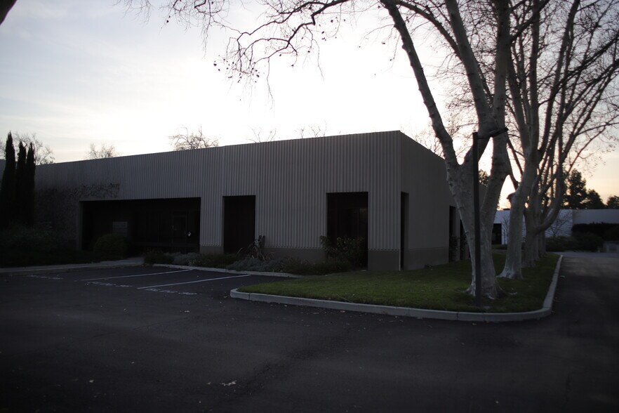 More Photos Of 3350 Scott Blvd, Santa Clara Warehouse For Lease