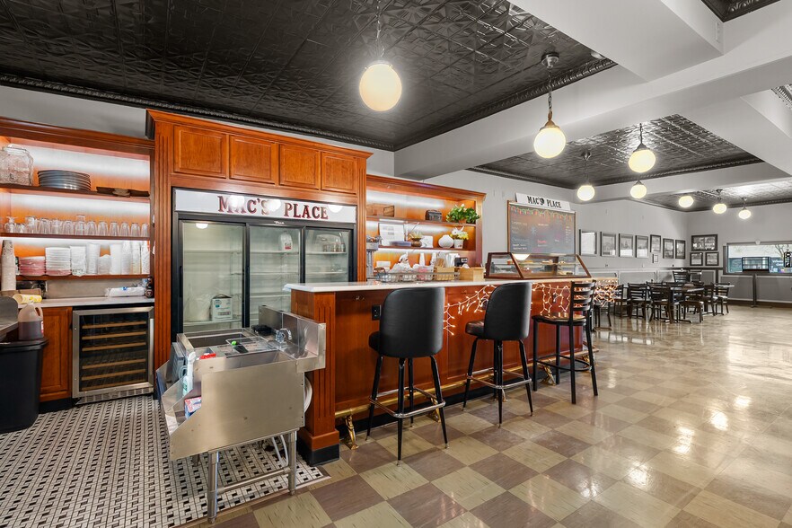 More Photos Of 113 N Farmer St, Otsego Bar For Sale