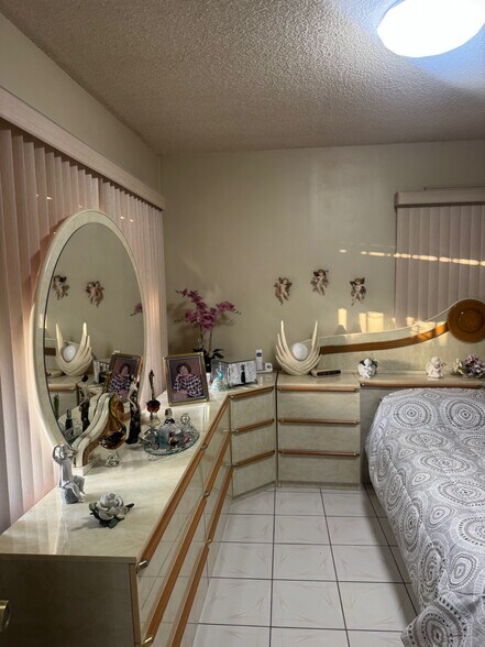 More Photos Of 410 Fischer St, Glendale Apartments For Sale
