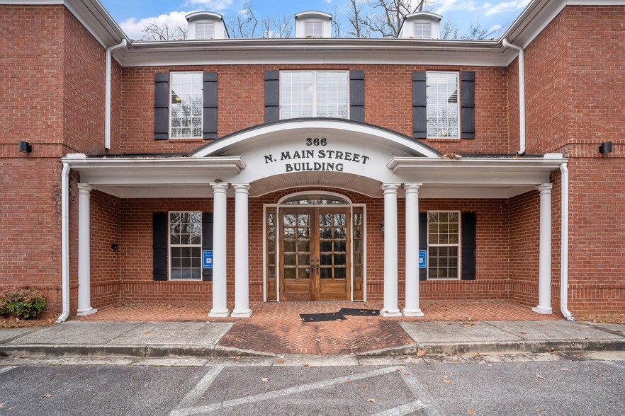 More Photos Of 366 N Main St, Alpharetta Medical For Lease