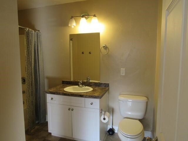 More Photos Of 211 1st St Ne, Halliday Hotel For Sale