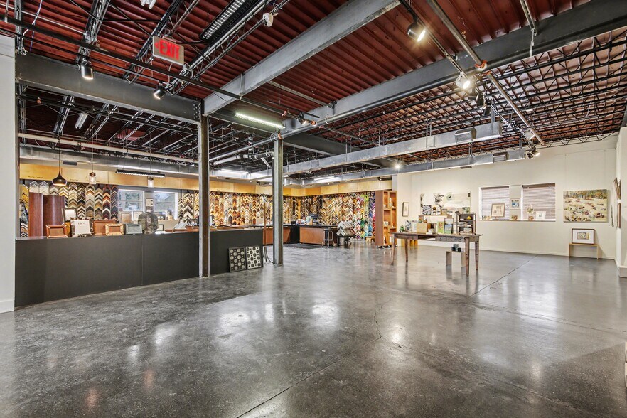 More Photos Of 833 Lake Dr SE, Grand Rapids Medical For Sale