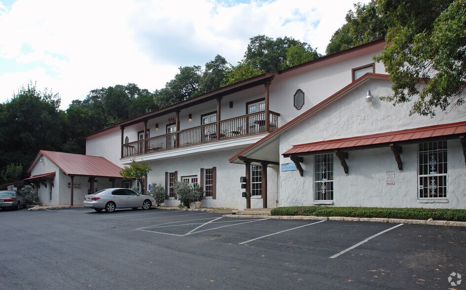 More Photos Of 3010 Bee Caves Rd, Rollingwood Medical For Lease