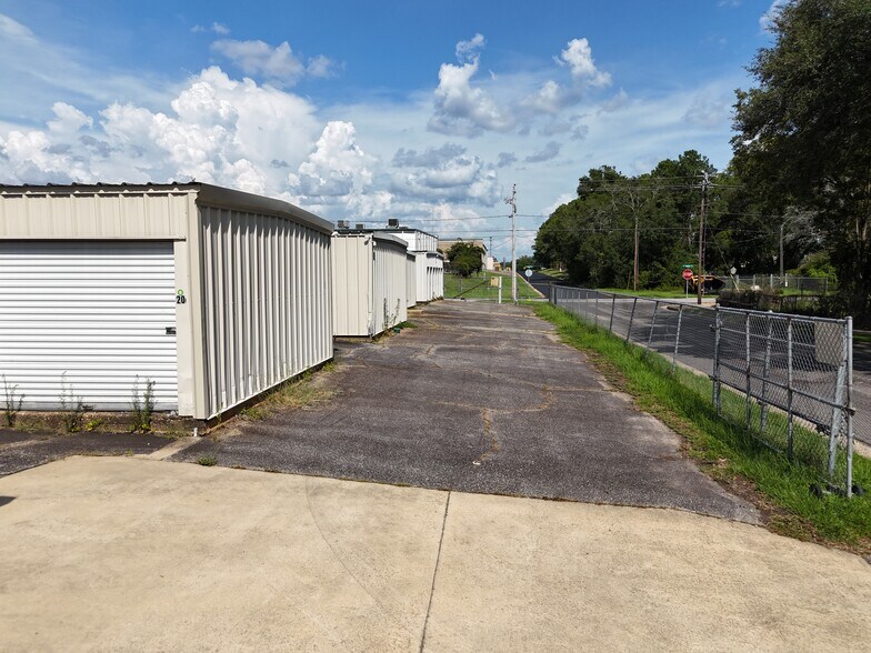 More Photos Of 404 S Boulevard Dr, Bainbridge Industrial For Sale