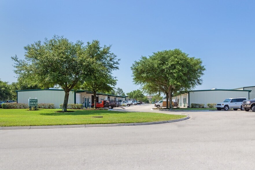 More Photos Of 8802 Corporate Square Ct, Jacksonville Unknown For Lease