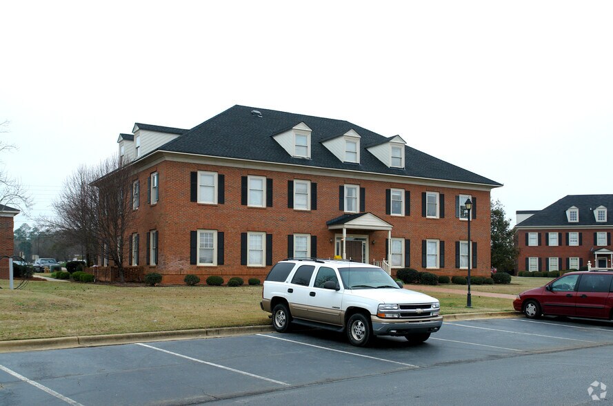 More Photos Of 2547 Lafayette Plaza Dr, Albany Unknown For Lease