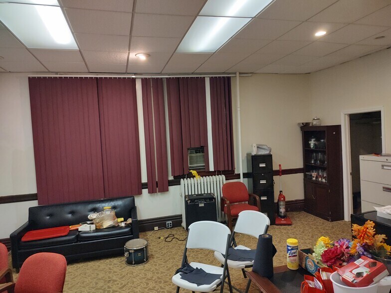 More Photos Of 126 Rutgers Ave, Jersey City Specialty For Sale