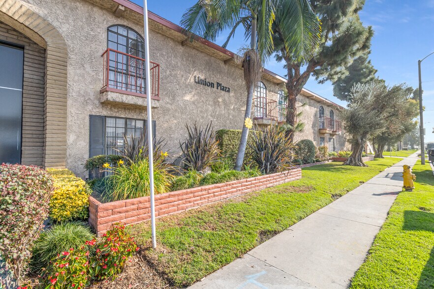 Primary Photo Of 16818 Downey Ave, Paramount Apartments For Sale