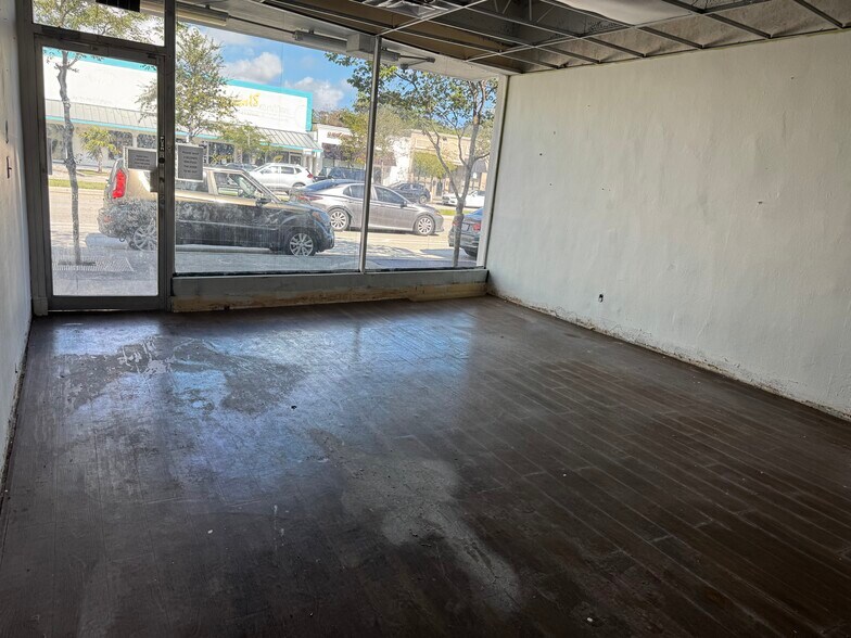 More Photos Of 2328 Hollywood Blvd, Hollywood Freestanding For Lease