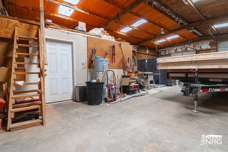 More Photos Of 1600 E New Jersey Ave, Midland Industrial For Sale