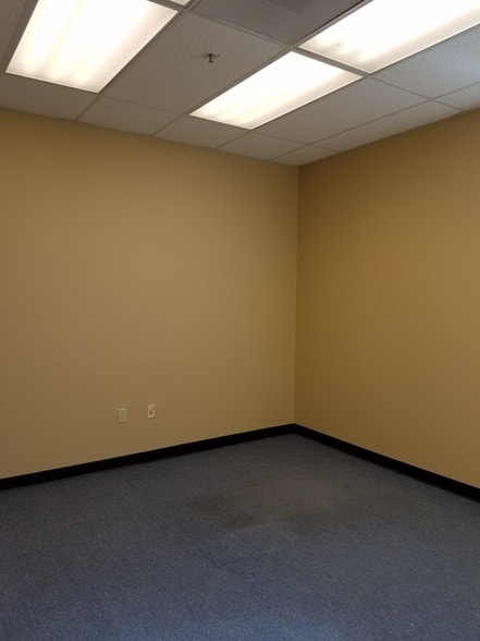 More Photos Of 420 Beatrice Ct, Brentwood Light Distribution For Lease