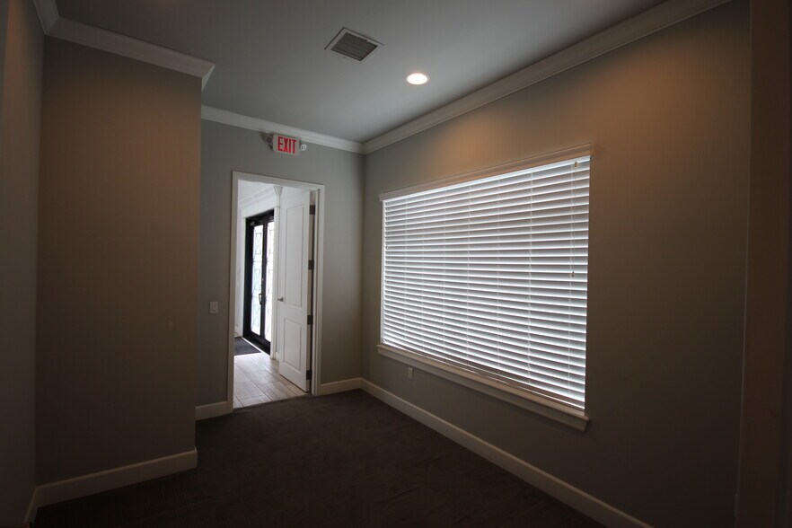 More Photos Of 7806 E 108th St S, Tulsa Office For Lease