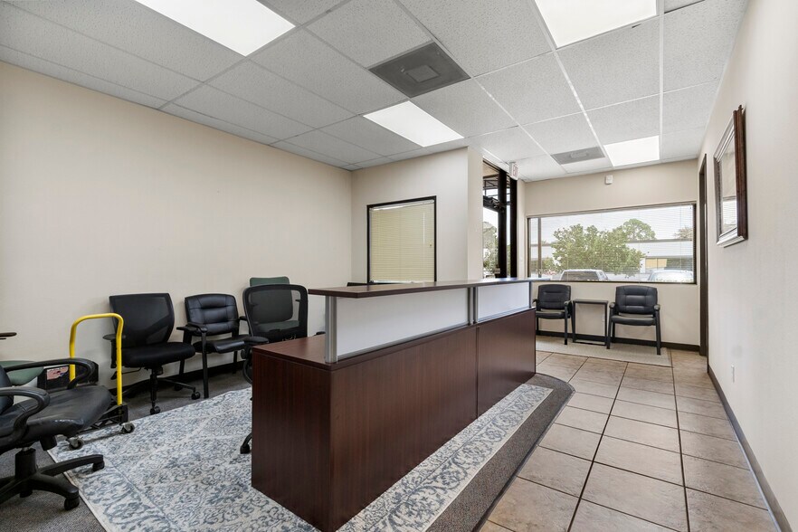 More Photos Of 25349-25351 Borough Park Dr, Spring Light Manufacturing For Sale