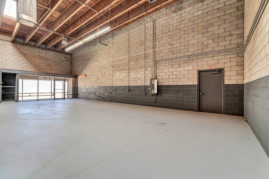 More Photos Of 7809 N 68th Ave, Glendale Warehouse For Sale