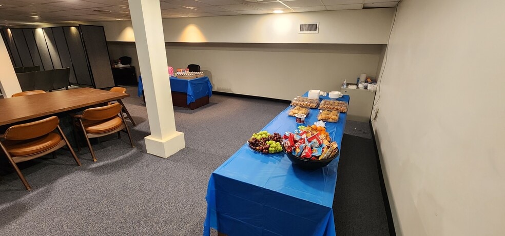 More Photos Of 2144 S Macarthur Blvd, Springfield Office For Lease