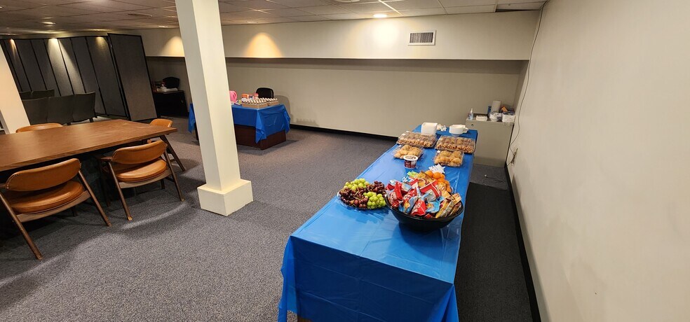 More Photos Of 2144 S Macarthur Blvd, Springfield Office For Lease