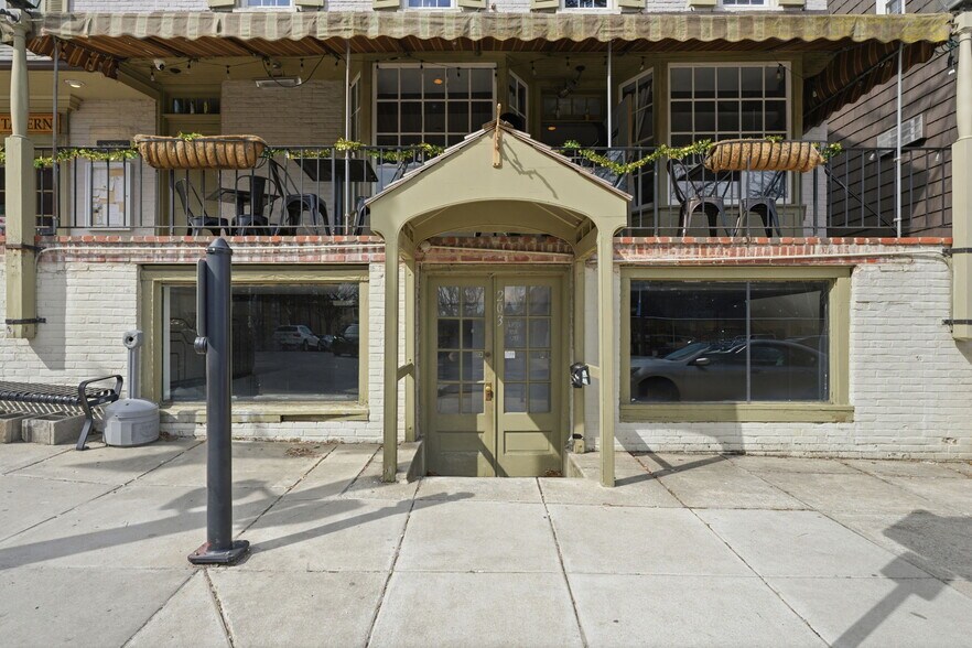Primary Photo Of 201 E State St, Kennett Square Storefront For Lease
