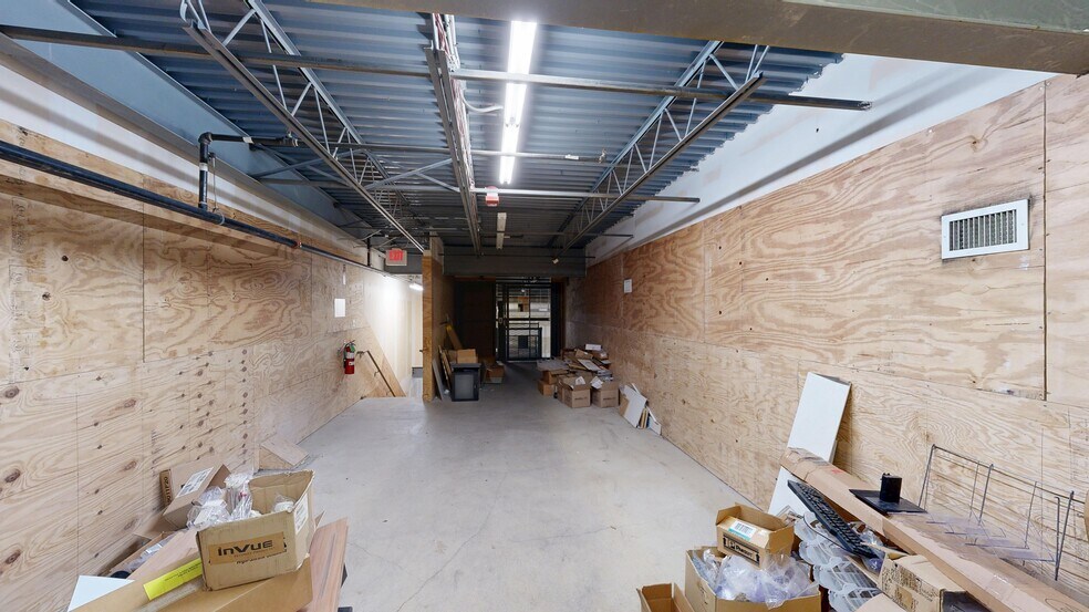 More Photos Of 14941 South Ave, Columbiana General Retail For Sale