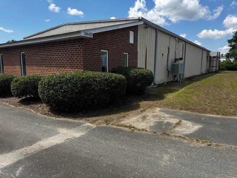 Primary Photo Of 3802 W Vernon Ave, Kinston Light Distribution For Sale