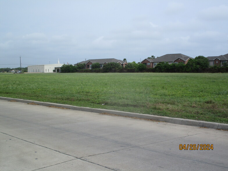 Primary Photo Of Avenue J @ Skinner, Freeport Land For Sale