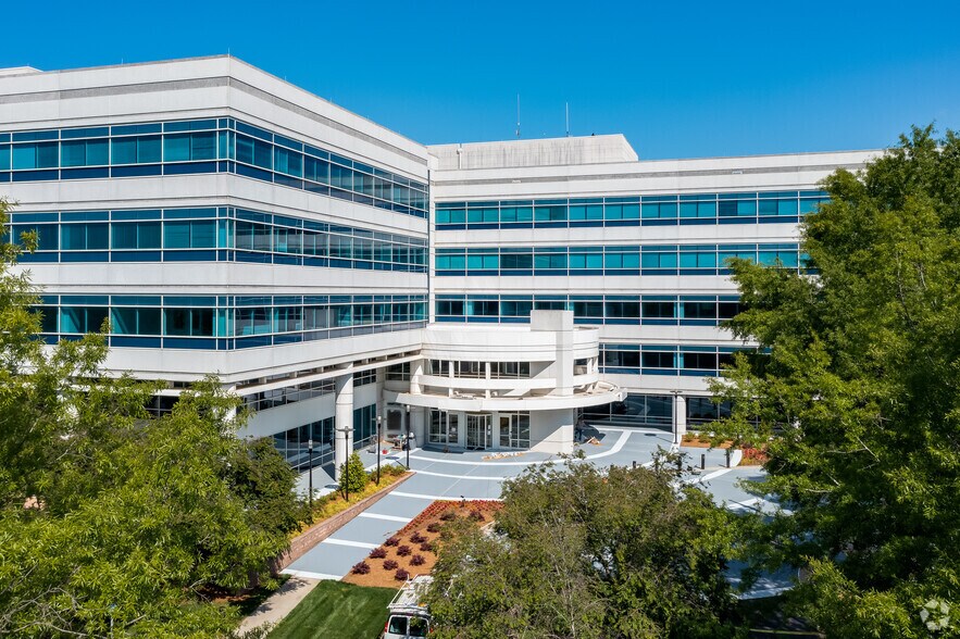 More Photos Of 5995 Windward Pky, Alpharetta Office For Lease