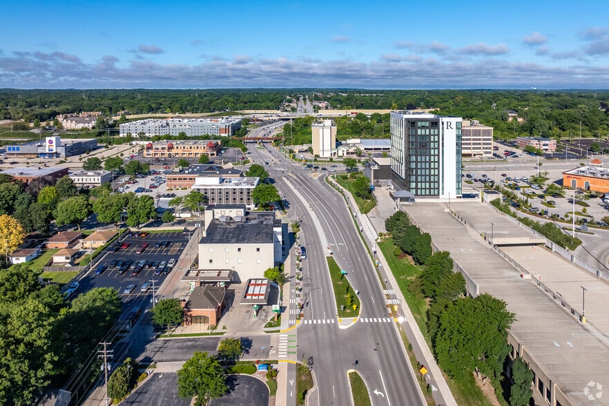 More Photos Of 10625 W North Ave, Milwaukee Medical For Lease