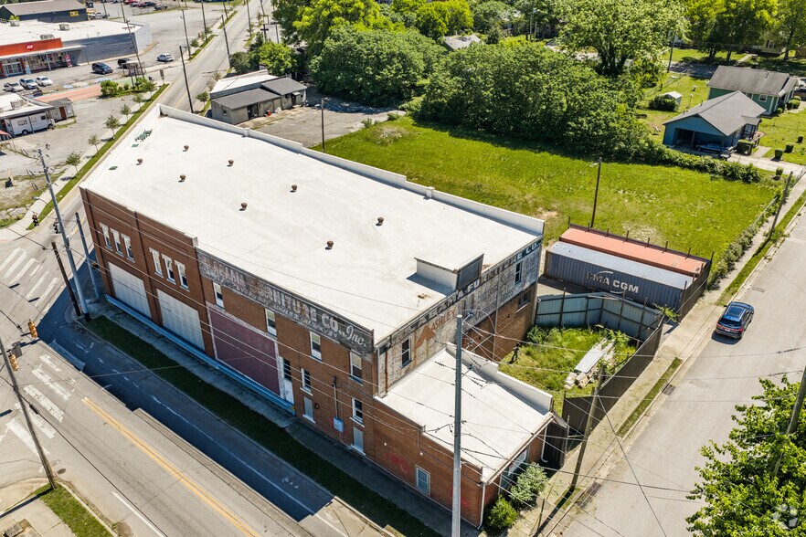 More Photos Of 2200 Glass St, Chattanooga Storefront Retail Residential For Sale