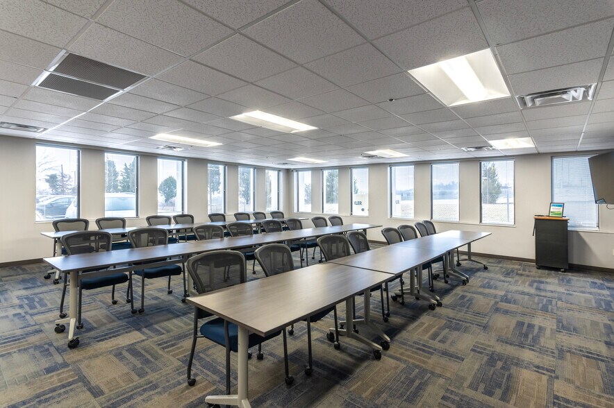 More Photos Of 4000 Executive Park Dr, Cincinnati Unknown For Lease