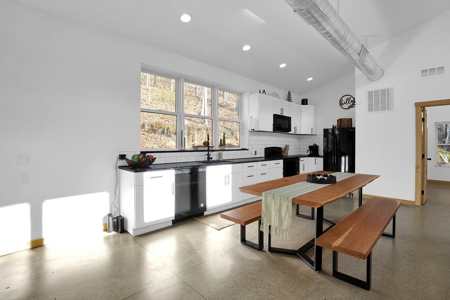 More Photos Of 21360 State Route 327, Laurelville Specialty For Sale