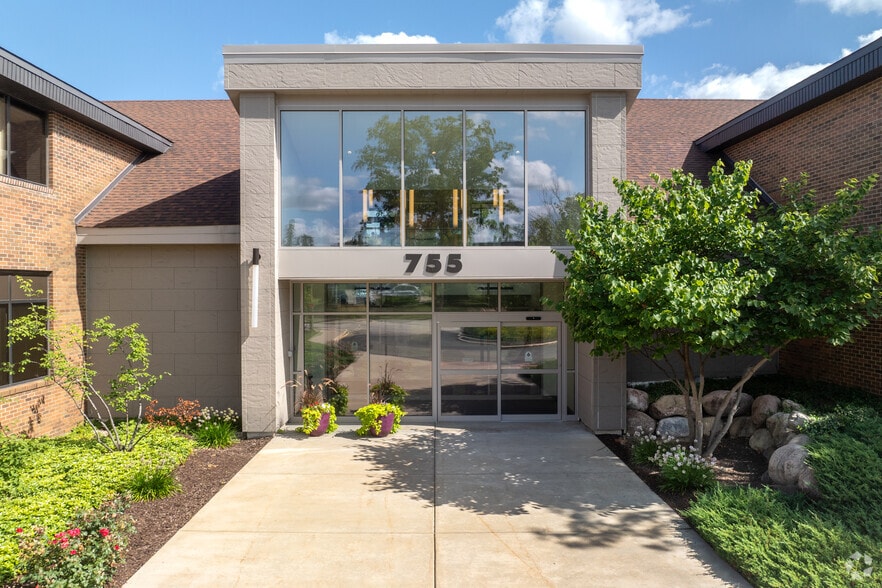 More Photos Of 755 S Milwaukee Ave, Libertyville Medical For Lease
