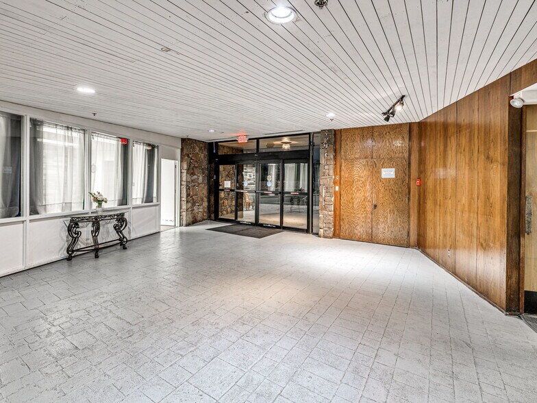 More Photos Of 6009 NW Expressway St, Oklahoma City Specialty For Sale