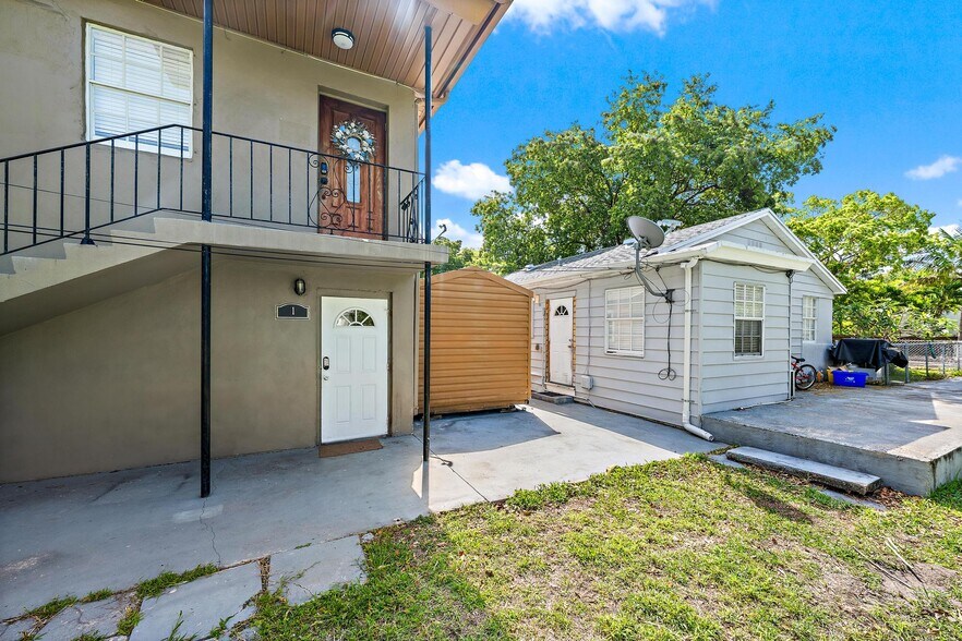 More Photos Of 940 Charles St, West Palm Beach Multifamily For Sale