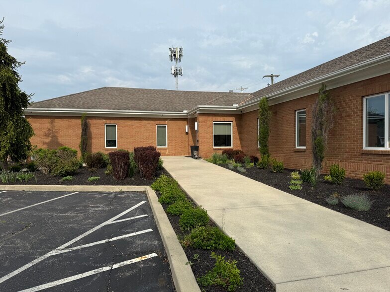 More Photos Of 480 Colonial Pky, Columbus Medical For Lease