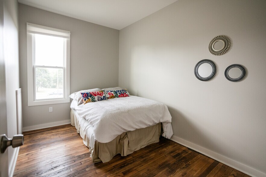 More Photos Of 7627 Poe St, Detroit Apartments For Sale