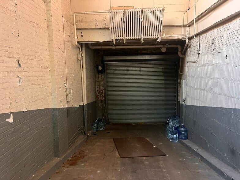 More Photos Of 230-234 S 5th Ave, Mount Vernon Light Distribution For Sale