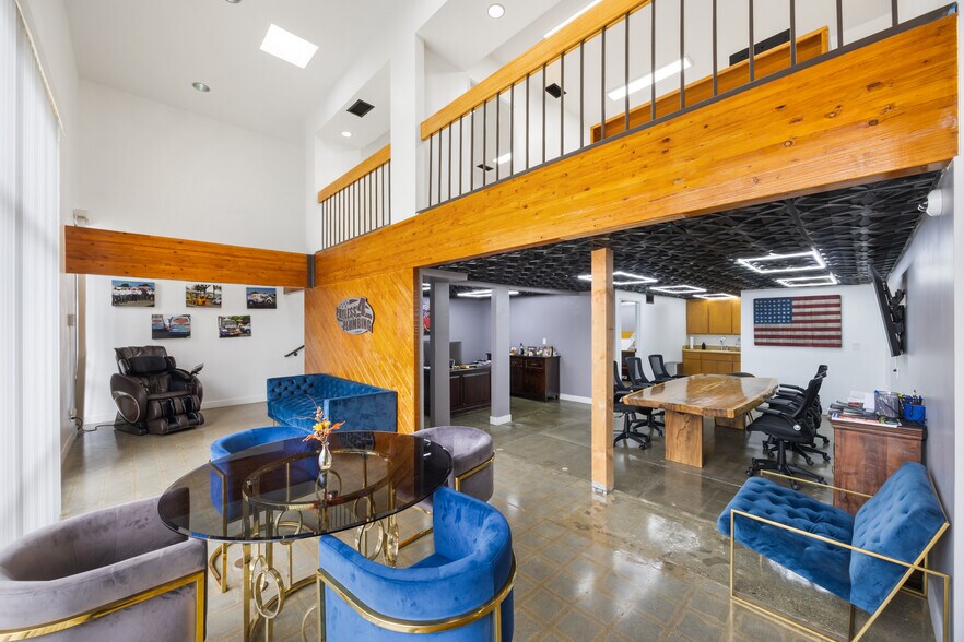 More Photos Of 14128 Paramount Blvd, Paramount Warehouse For Sale