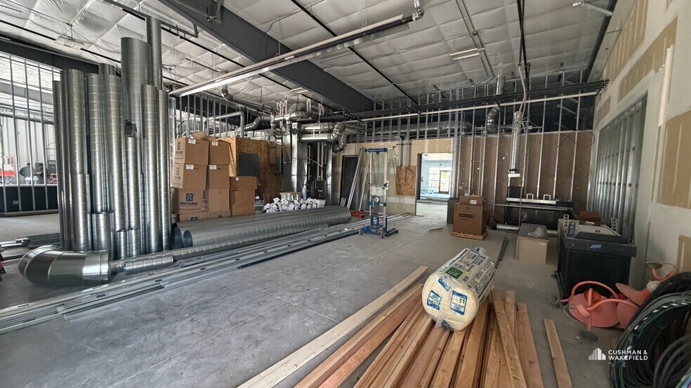 More Photos Of 5000 Goodman St, Timnath Showroom For Sale