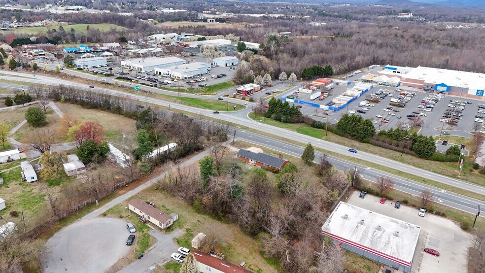 More Photos Of 1001 E Lynchburg Salem Tpke, Bedford Office For Sale
