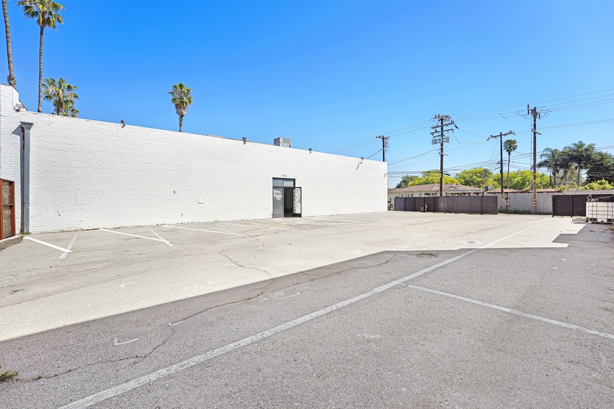 More Photos Of 11124 Washington Blvd, Culver City Freestanding For Lease