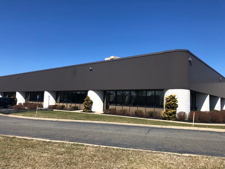 More Photos Of 101 Colin Dr, Holbrook Manufacturing For Lease