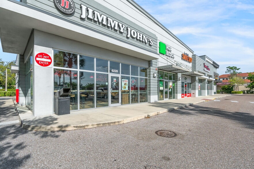 More Photos Of 6228 14th St W, Bradenton Storefront For Lease