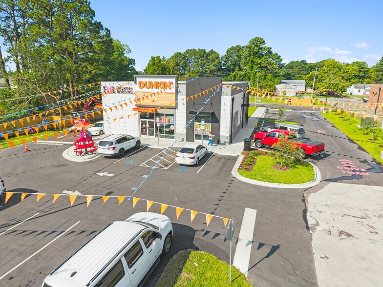More Photos Of 1689 W 5th St, Washington General Retail For Sale