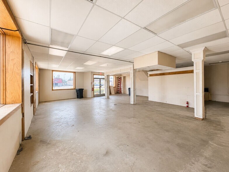 More Photos Of 1404-1406 Southfield Rd, Lincoln Park Office Residential For Lease