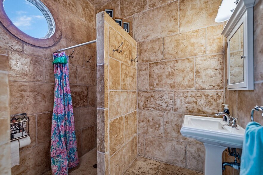 More Photos Of 2409 Commerce st, San Saba Land For Sale