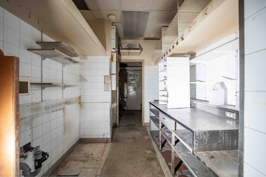 More Photos Of 1181 Notre Dame Av, Sudbury Restaurant For Lease